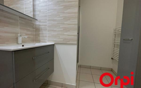 Appartement à vendre    2 pièces • 49,60 m2 Vénissieux