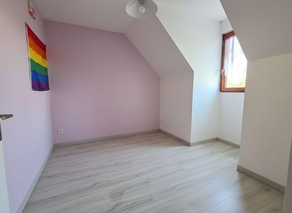 Maison familiale 5 chambres avec jardin et sous-sol à Armentières-en-Brie