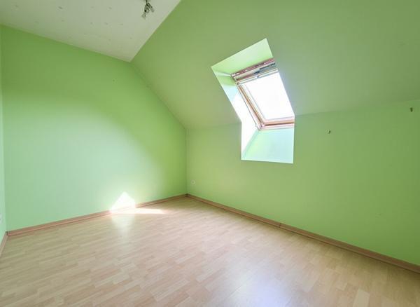 Maison familiale 5 chambres avec jardin et sous-sol à Armentières-en-Brie