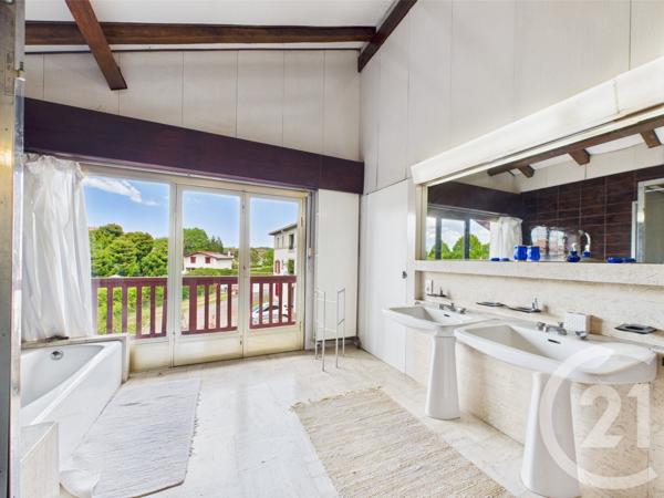 Maison à vendre  11 pièces - 357,20 m2 USTARITZ - 64