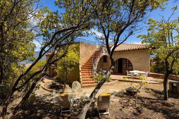 Villa de charme au coeur d'un domaine luxuriant