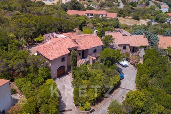 Villa de charme au coeur d'un domaine luxuriant