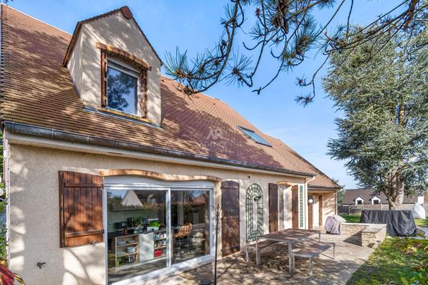 Maison Chambourcy 8 pièce(s) 204m2 960 000 € **  - Référence  18445