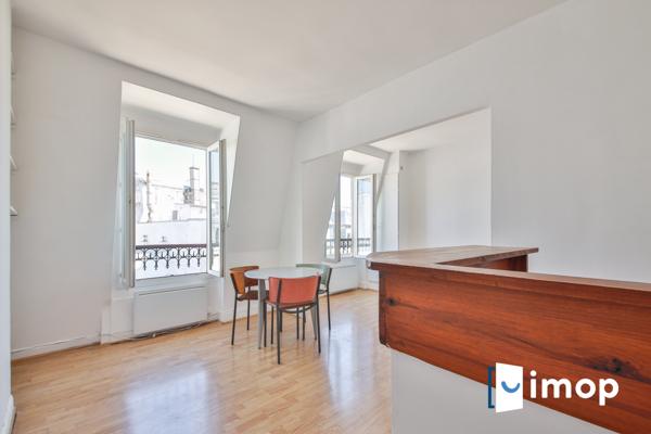 Paris 2e – Studio lumineux de 27 m² au 6e étage avec ascenseur, à 3 min du métro Quatre-Septembre