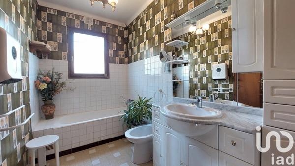 Maison traditionnelle 5 pièces de 158 m² à La Garde (83130)