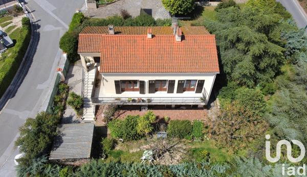 Maison traditionnelle 5 pièces de 158 m² à La Garde (83130)