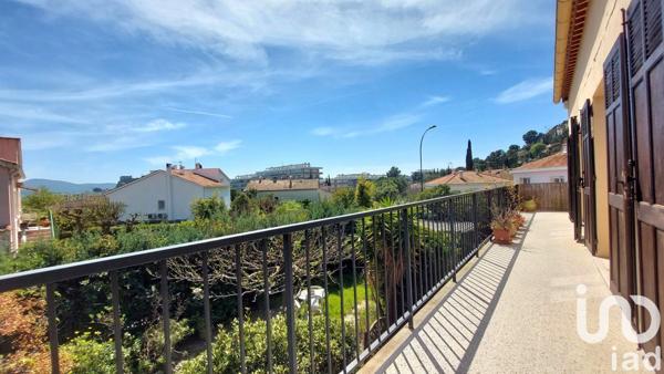 Maison traditionnelle 5 pièces de 158 m² à La Garde (83130)