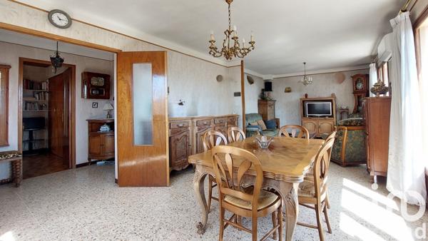 Maison traditionnelle 5 pièces de 158 m² à La Garde (83130)