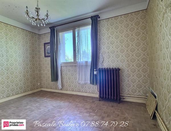 Maison  avec diverses dépendances et appartement - VERNANTES (49390)