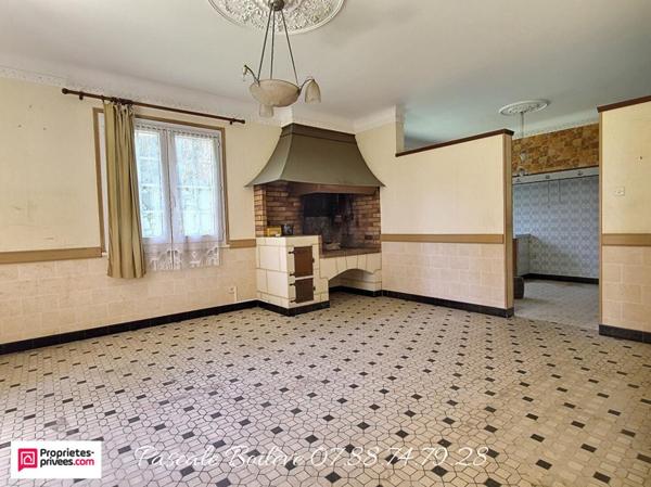 Maison  avec diverses dépendances et appartement - VERNANTES (49390)