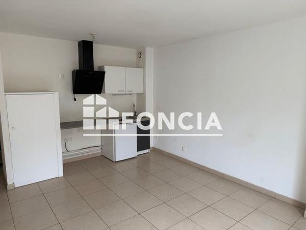 Location Appartement 2 pièces 40.9 m² - 4 RUE DES CAPETTES Le Plessis Pate 91220