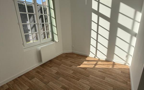 Appartement à louer    1 pièce •  Saint-Quentin