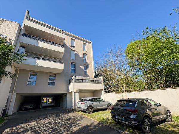 Centre ville Rosny 2 pièces 44 m2 + Loggia