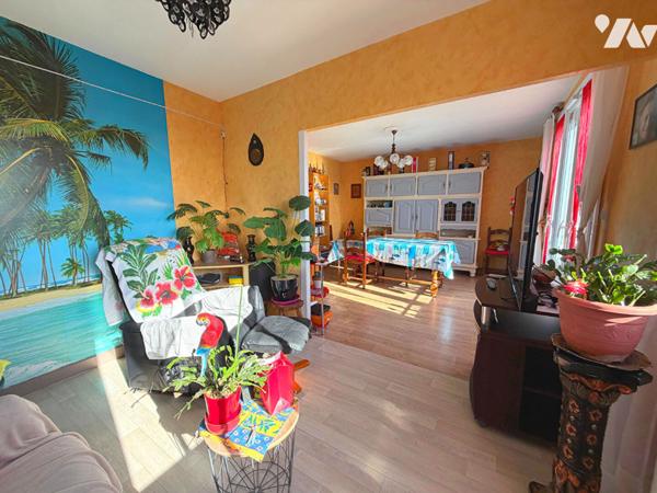 T3 DERNIER ETAGE A BREQUIGNY AU CALME !