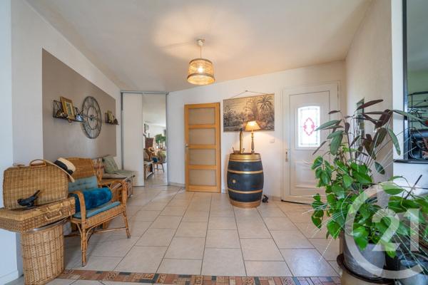 Maison à vendre  6 pièces - 189,83 m 2   MEDIS  - 17