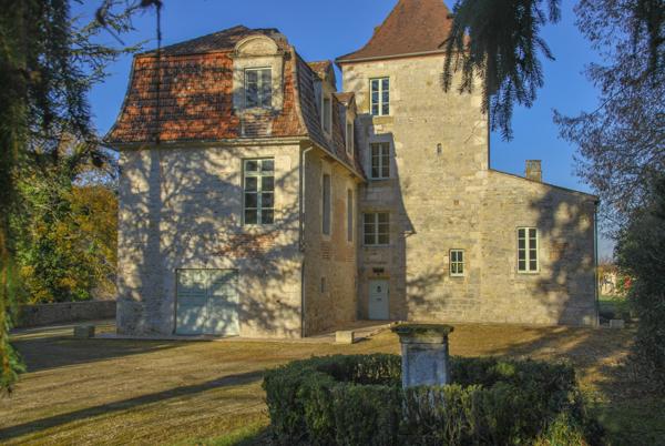 Prayssac (46220) Unique Manoir Ancien au bord du Lot