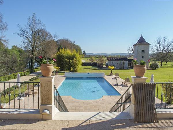 Prayssac (46220) Unique Manoir Ancien au bord du Lot