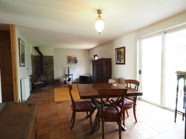 Bouchemaine : Une maison atypique sur un très beau terrain sans vis à vis de 2 000 m²