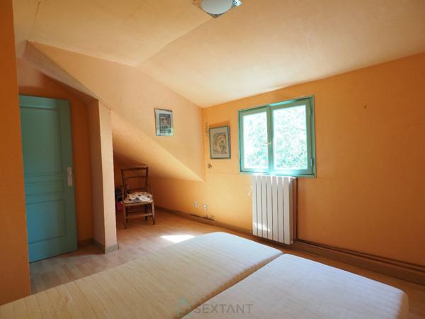 Bouchemaine : Une maison atypique sur un très beau terrain sans vis à vis de 2 000 m²