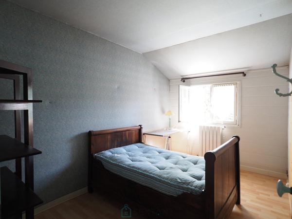 Bouchemaine : Une maison atypique sur un très beau terrain sans vis à vis de 2 000 m²