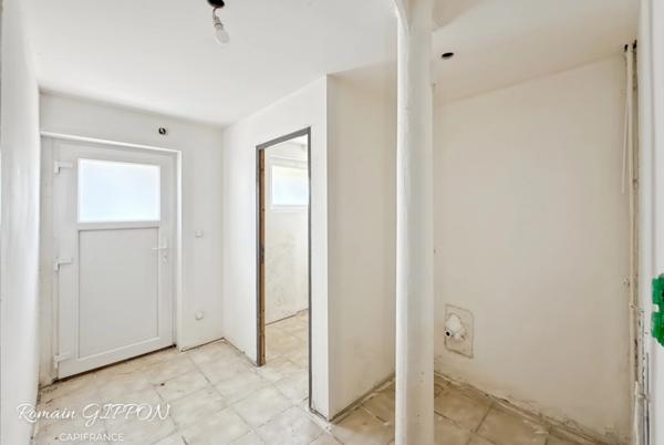 Maison à finir de rénover à Liverdun, bord de Moselle, 4 pièces 117m2