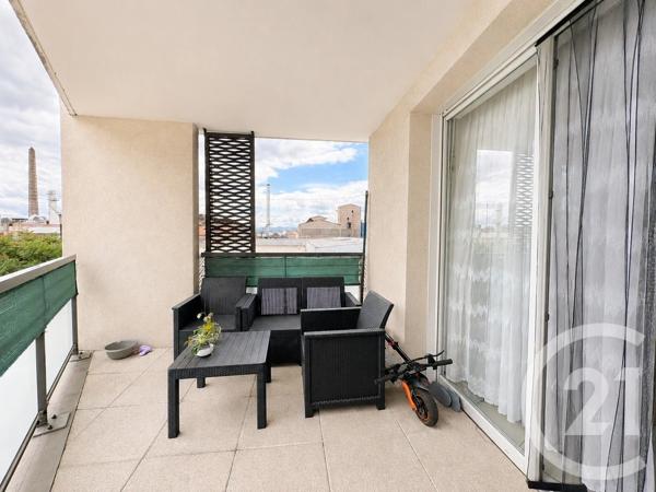 Appartement T3 à vendre  3 pièces - 63 m 2   VENISSIEUX  - 69