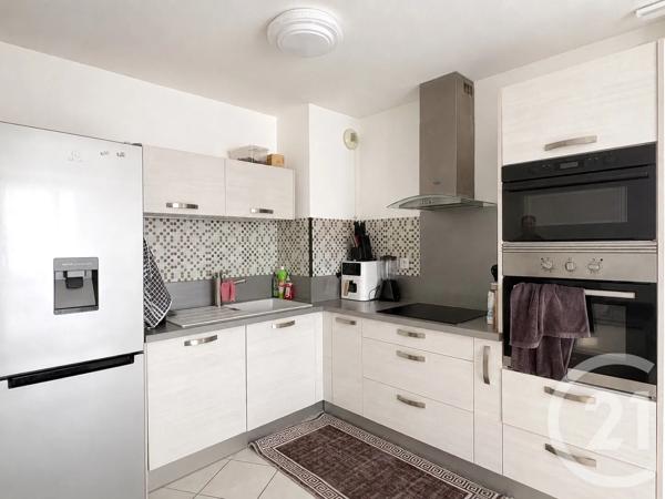 Appartement T3 à vendre  3 pièces - 63 m 2   VENISSIEUX  - 69