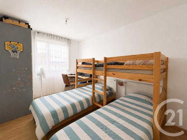 Appartement T3 à vendre  3 pièces - 63 m 2   VENISSIEUX  - 69