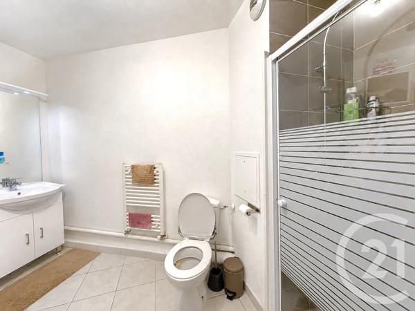 Appartement T3 à vendre  3 pièces - 63 m 2   VENISSIEUX  - 69