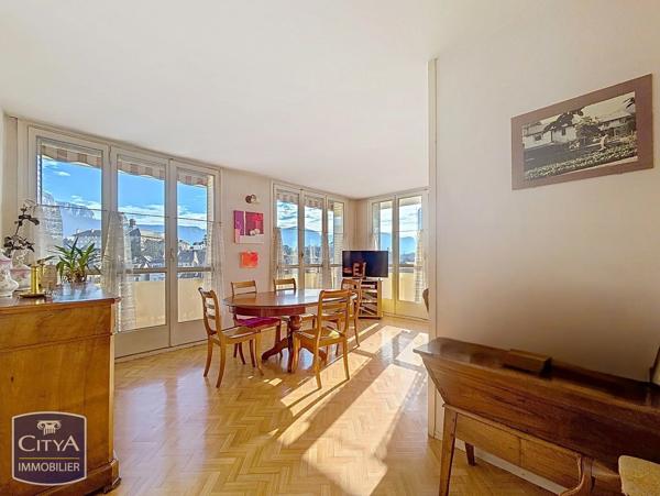 Appartement à vendre 4 pièces 72m² Chambéry (73000)