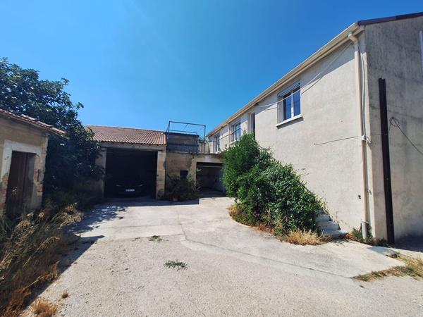 A VENDRE - Corps de ferme / Appartement et annexes