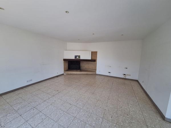 A VENDRE - Corps de ferme / Appartement et annexes