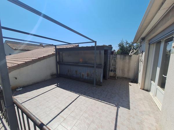A VENDRE - Corps de ferme / Appartement et annexes