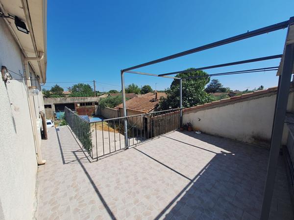 A VENDRE - Corps de ferme / Appartement et annexes