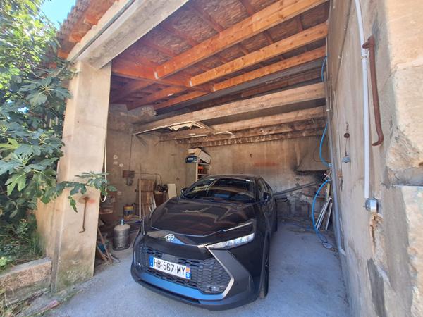 A VENDRE - Corps de ferme / Appartement et annexes