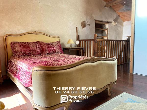 Saint Loup Lamairé 79600 - Demeure historique XVIe et XVIIe - Maison + gîte (344 m²) Dépendances