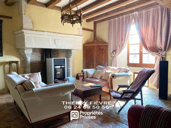 Saint Loup Lamairé 79600 - Demeure historique XVIe et XVIIe - Maison + gîte (344 m²) Dépendances