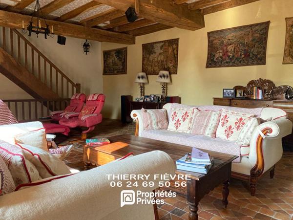 Saint Loup Lamairé 79600 - Demeure historique XVIe et XVIIe - Maison + gîte (344 m²) Dépendances