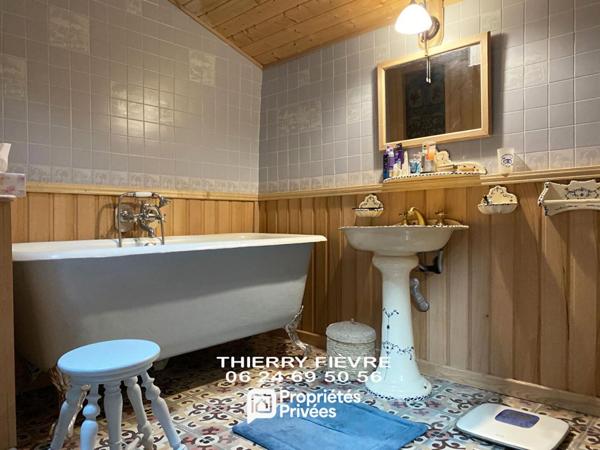 Saint Loup Lamairé 79600 - Demeure historique XVIe et XVIIe - Maison + gîte (344 m²) Dépendances