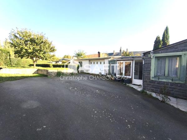 MAISON CENTRE BOURG A LA BVOUSSAC A RENOVER