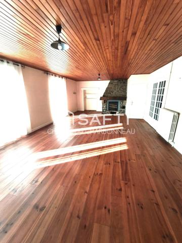 MAISON CENTRE BOURG A LA BVOUSSAC A RENOVER