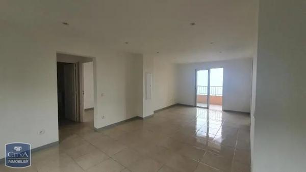 Appartement à louer 3 pièces 65.26m² Saint-Denis (97400)