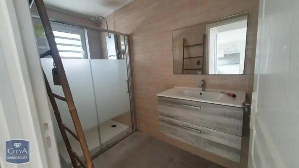 Appartement à louer 3 pièces 65.26m² Saint-Denis (97400)
