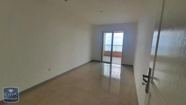 Appartement à louer 3 pièces 65.26m² Saint-Denis (97400)