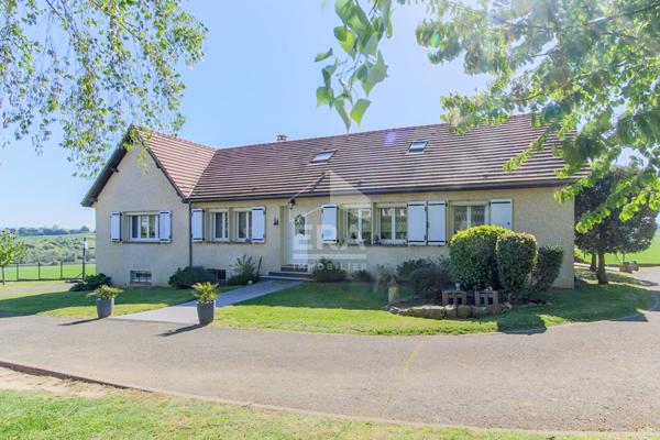 Maison d'Exception à Vendre à Beynes - 7 Chambres, 214 m² sur Terrain de 2568 m²