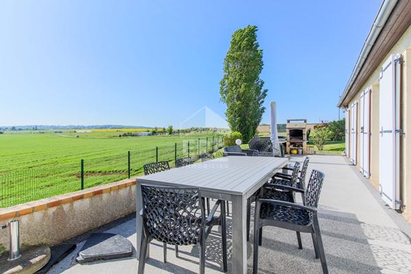 Maison d'Exception à Vendre à Beynes - 7 Chambres, 214 m² sur Terrain de 2568 m²