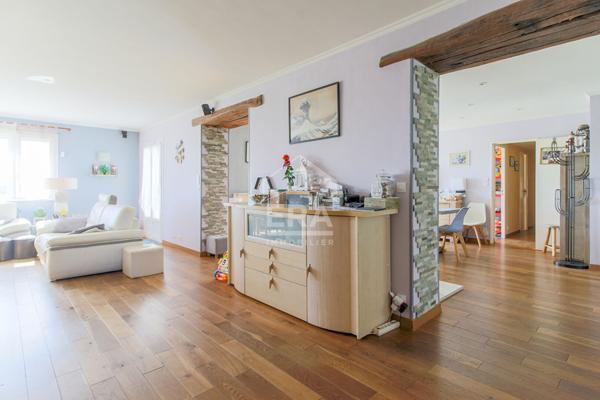 Maison d'Exception à Vendre à Beynes - 7 Chambres, 214 m² sur Terrain de 2568 m²