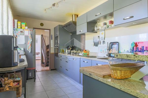 Maison d'Exception à Vendre à Beynes - 7 Chambres, 214 m² sur Terrain de 2568 m²