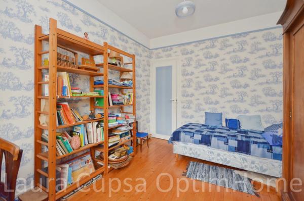 8 MIN RER B ANTONY CENTRE - MAISON 172 M² HABITABLES - 243 M² UTILES - 5 CHAMBRES - TERRAIN 459 M² - BATIMENT GARAGE ATELIER 150 M² - RAVALEMENT AVEC ISOLATION 2024