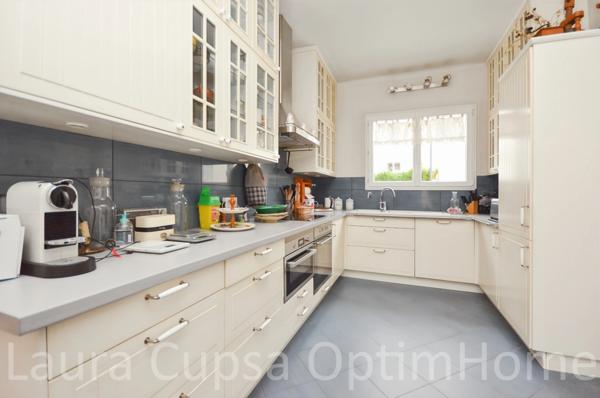 8 MIN RER B ANTONY CENTRE - MAISON 172 M² HABITABLES - 243 M² UTILES - 5 CHAMBRES - TERRAIN 459 M² - BATIMENT GARAGE ATELIER 150 M² - RAVALEMENT AVEC ISOLATION 2024